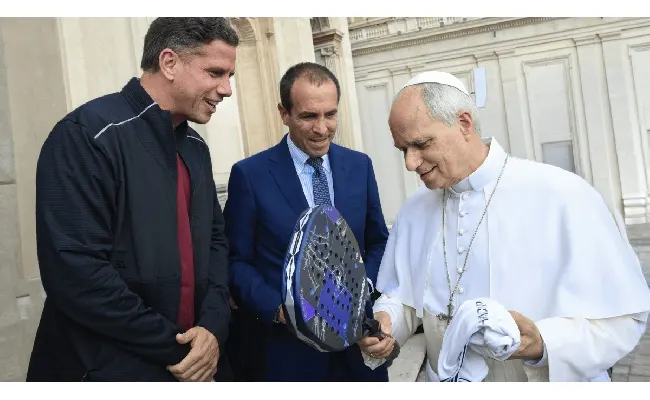 BNL Italy Major Premier Padel, il presidente FIP Luigi Carraro e Paquito Navarro ricevuti da Papa Leone XIV