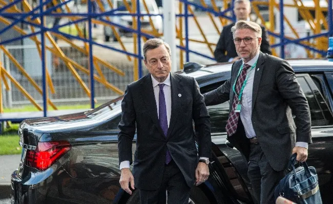 Coronavirus, Draghi: "Curva epidemiologica sotto controllo, attività economiche aperte grazie alla responsabilità dei cittadini"