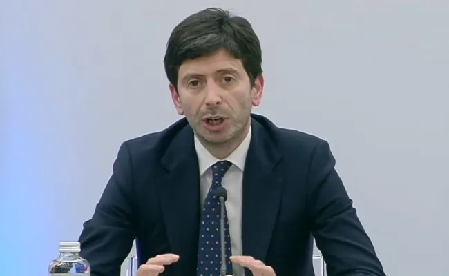 Coronavirus, Speranza (min. Salute): "Green pass rafforzato per sale giochi, scommesse e bingo. Validità scende a sei mesi"
