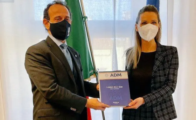 Adm, il direttore generale Minenna presenta il Libro Blu 2020 alla sottosegretaria allo Sport Vezzali