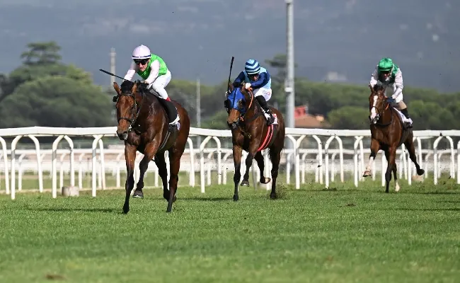 Ippodromo Capannelle, festa per oltre 12.000: il Derby va al tedesco Borna, Max Allegri si consola con il successo di Mr Darcy nel Premio Sbarigia