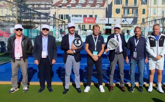 Sanremo Padel Tour, via allo spettacolo. Domani in campo le grandi stelle mondiali e quelle del pallone