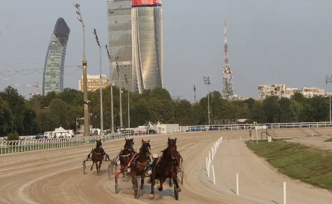 Ippica, sabato 1° novembre all'Ippodromo Snai San Siro grande giornata di sport, di cultura e di giochi aperta a tutti. In pista il trotto con i Gran Premi Orsi Mangelli e il Nazioni