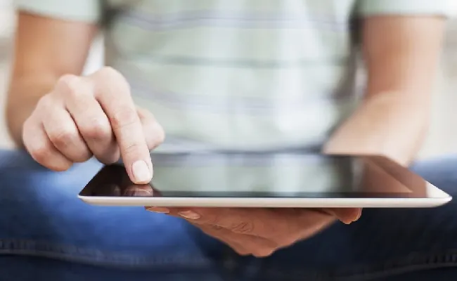OpenAI definisce le nuove regole per la pubblicità su ChatGPT: vietati gli annunci su giochi e scommesse
