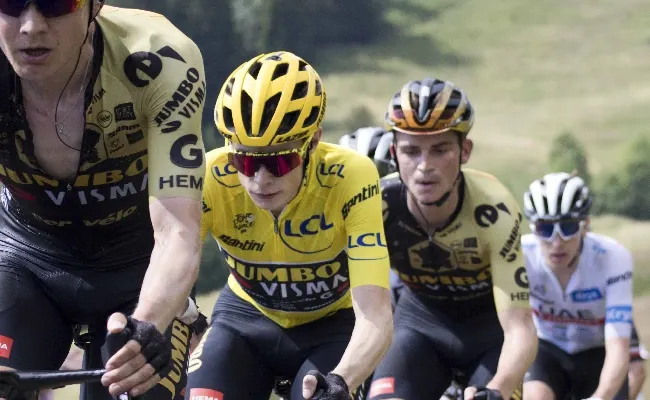 Giro d'Italia, Vingegaard: quote da tripletta dopo Tour e Vuelta, Pellizzari in pole come miglior giovane