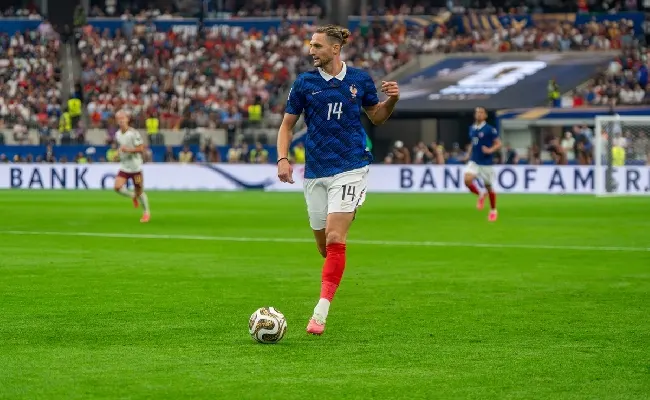 Milan, dal mal di pancia al nuovo ruolo pensato da Amorim: Rabiot allontana il mercato, per i bookie è remota l’ipotesi cessione