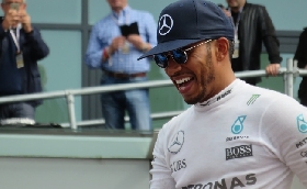 F1 sorpasso Hamilton in quota: il britannico davanti a Verstappen nella lotta mondiale