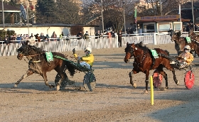 Ippica all'Ippodromo Snai La Maura il Gran Premio Ettore e Mario Barbetta lo vince Brillant Ferm 