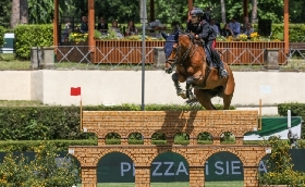 Piazza di Siena. Salto a ostacoli il ct Porro: Roma trampolino per i mondiali