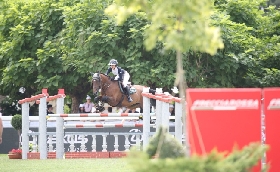 Frecciarossa Milano Jumping Cup 2022 è ancora Svizzera: Buhofer vince il primo CSI4* di giornata davanti a Chimirri e Moneta