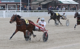 ALL’IPPODROMO SNAI LA MAURA SI CORRE A SANTO STEFANO CON SETTE PROVE E CON IN EVIDENZA DUE CONDIZIONATE PER I DUE ANNI