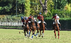 Italia Polo Challenge al Galoppatoio di Villa Borghese inizia lo spettacolo. In campo anche tre azzurri campioni d'Europa sabato la finale