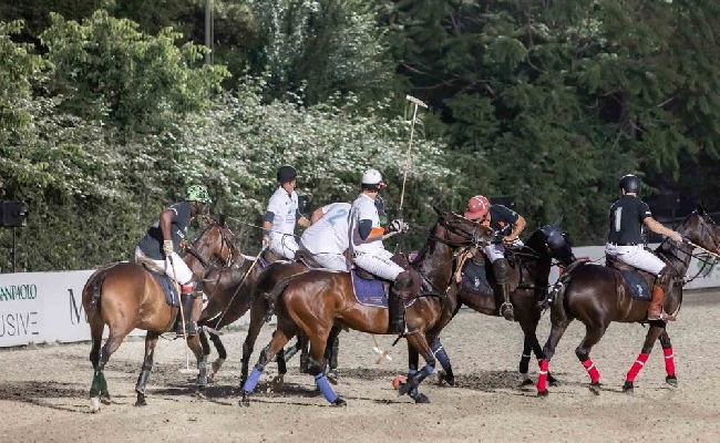 Italia Polo Challenge stasera la grande finale. Ma per il romanista Giansanti e l'interista Llorente non finisce qui...