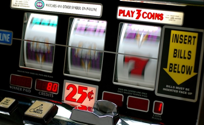 Giochi 39enne utilizza sistema illegale vincere slot arrestato furto