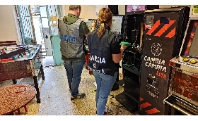 Gioco illegale controlli Adm Gdf Torino apparecchi multe 