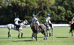 Ladies FIP European Polo Championship buona la prima per l'Italia. Inghilterra battuta 7 6. Decisive Rossi e Marré. Sabato c'è la Francia