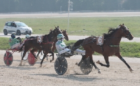 ALL’IPPODROMO SNAI LA MAURA DI MILANO SI RIPARTE CON LA SESSIONE DI TROTTO AUTUNNO INVERNO. MARTEDÌ DALLE ORE 15 IN PISTA CON SETTE CORSE 