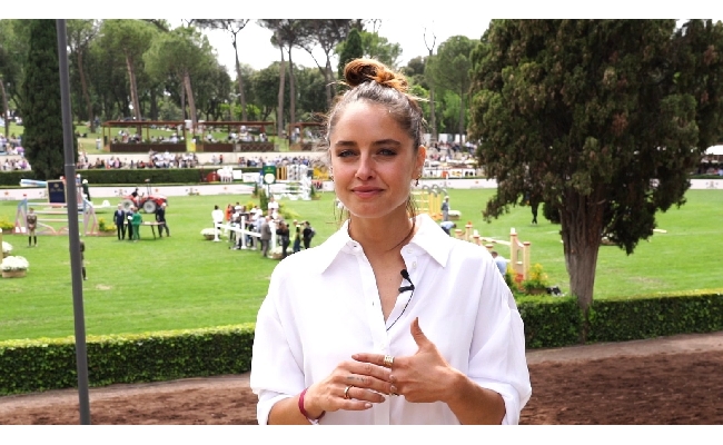 Piazza di Siena Matilde Gioli e l'amore per i cavalli: “Con loro mi sento libera sono la chiave della mia felicità”