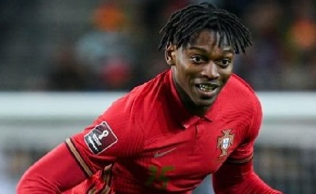 Euro 2024 flop Leao all'esordio: i bookmaker lanciano il derby con Calhanoglu per il riscatto Portogallo e Turchia si giocano il primo posto 