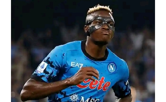 Calciomercato Osimhen a un passo dall’addio: crolla la quota del trasferimento al PSG