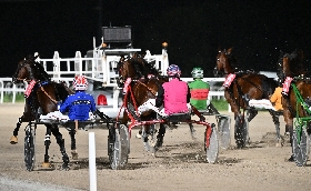 ALL’IPPODROMO SNAI SAN SIRO DI TROTTO LA PRIMA PARTE DI AGOSTO SI CHIUDE COL TRIPLETE DI PIETRO GUBELLINI CHE VINCE ANCHE IL CLOU CON GARANZIA PAR. RIPRESA DELLE CORSE IL 22 AGOSTO