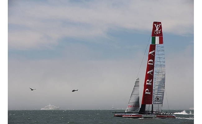 Sisal al fianco di Luna Rossa: il bookmaker rimborsa i giocatori dopo l’imprevisto nella terza regata di Louis Vuitton Cup