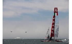 Sisal al fianco di Luna Rossa: il bookmaker rimborsa i giocatori dopo l’imprevisto nella terza regata di Louis Vuitton Cup