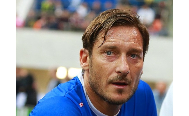 Totti: quotato il ritorno in campo da giocatore ma i bookie scommettono su un futuro da dirigente