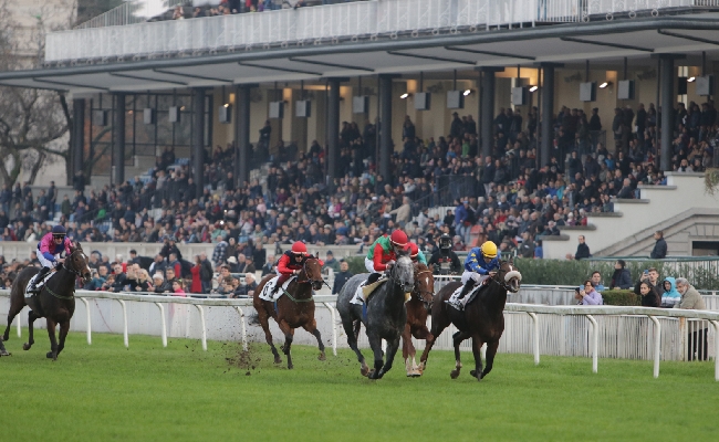 Ippica venerdì appuntamento all'Ippodromo Snai San Siro con la 45 giornata di galoppo a partire dalle ore 14:30