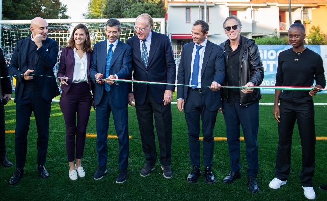 FONDAZIONI MILAN SNAITECH E COSTRUIAMO IL FUTURO REALIZZANO IL NUOVO CAMPO DA CALCIO A BAGGIO IN MENO DI 150 GIORNI