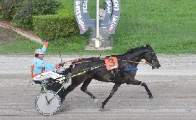 Ippica nel penultimo atto della stagione all'Ippodromo Snai Sesana brilla Gemmakiara Wind nel Premio Davide Baldi e Benur Risaia Trgf sorprende tutti nel Trofeo Denis Coku