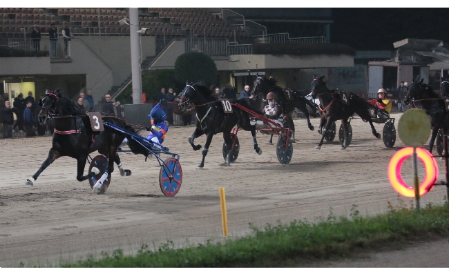 Ippica Ippodromo Arcoveggio di Bologna: Enrico Cuglini al vertice della classifica nella giornata gentlemen di domenica 3 novembre 