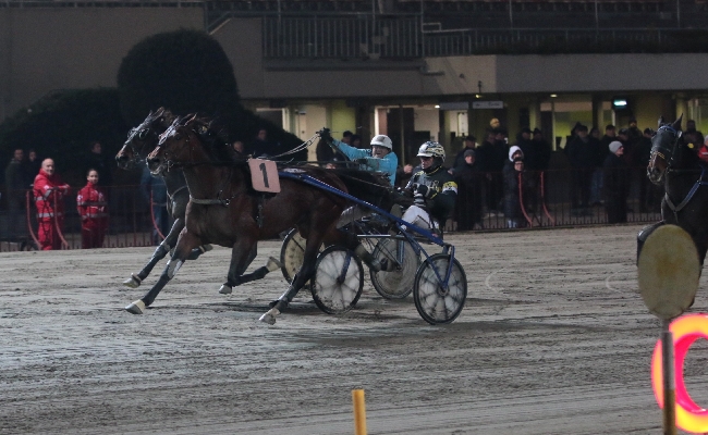 Ippica Ippodromo Arcoveggio Bologna: domenica 22 dicembre Matteo Zaccherini si afferma nella Finale del Trofeo Croce Rossa Italiana Nicola del Rosso nella Finale del Torneo Gentlemen 4 Life