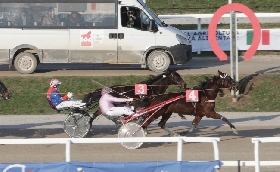 Ippica all'Ippodromo Snai San Siro l'ultimo mercoledì di trotto di gennaio regala un po' di Sole a Myrena che vince il Premio Acciaio la corsa con più dotazione della 9^ giornata stagionale