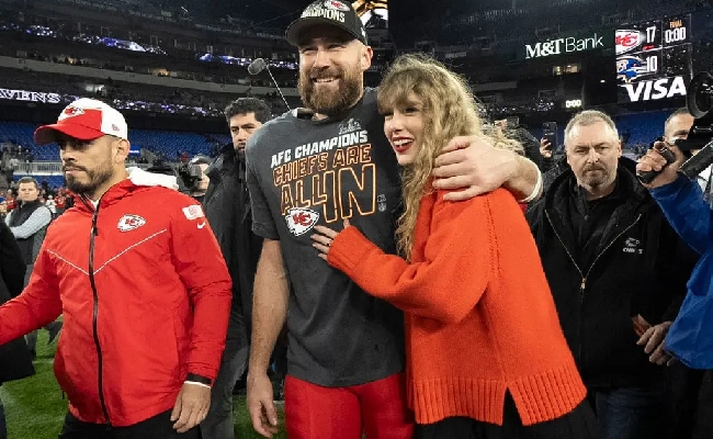 Super Bowl gli occhi dei bookmaker su Taylor Swift e Travis Kelce: in quota la proposta di matrimonio