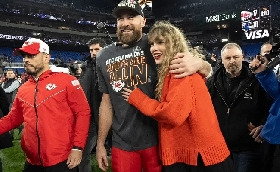 Super Bowl gli occhi dei bookmaker su Taylor Swift e Travis Kelce: in quota la proposta di matrimonio