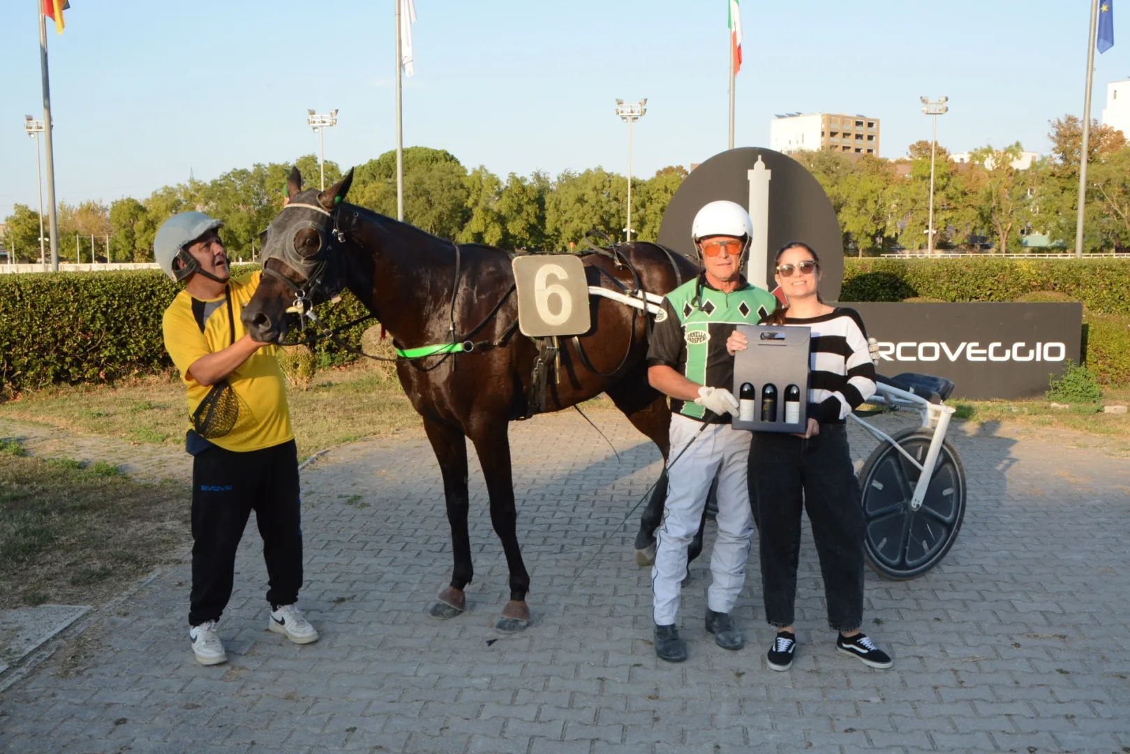 Ippica, Ippodromo Arcoveggio di Bologna: domenica 4 ottobre pomeriggio festivo con ottimi ragguagli cronometrici. Nel clou, successo per Fortunadrago Font