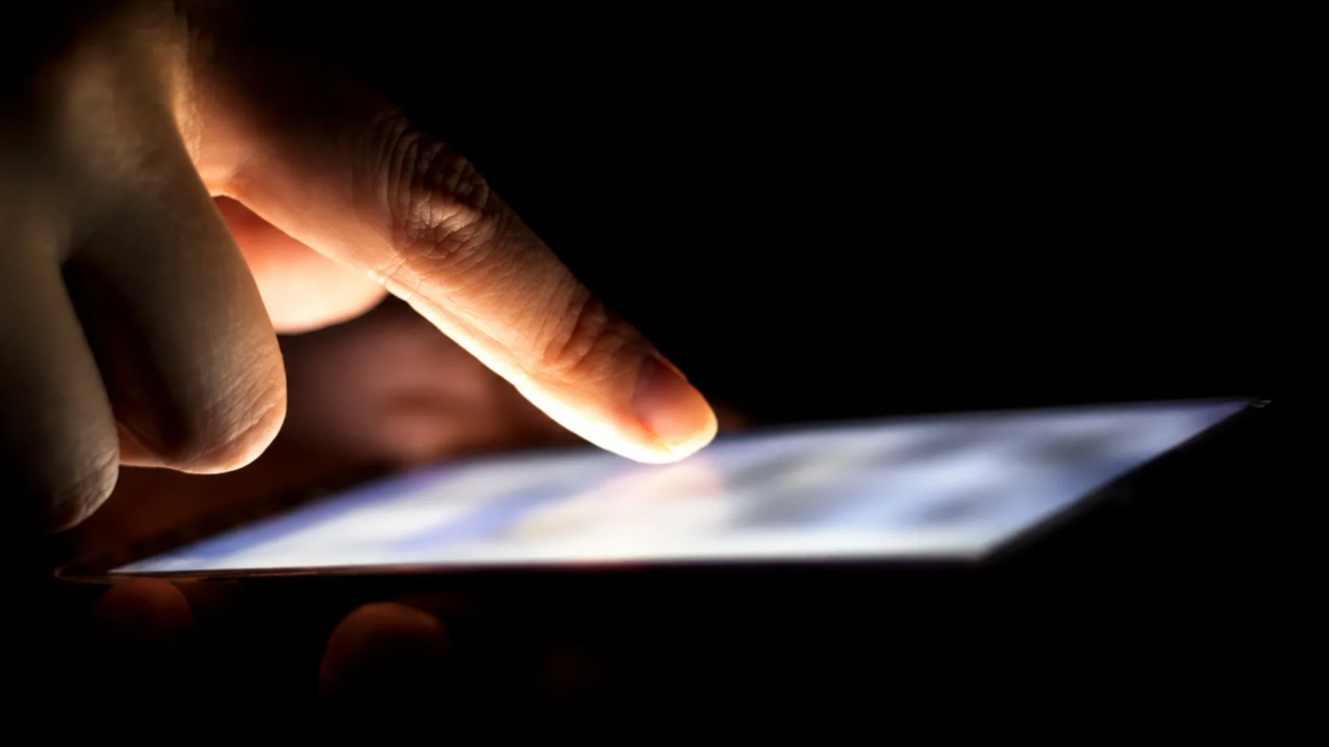 Pubblicità dei giochi, la KSA cerca accordi con le Big Tech contro gli annunci illegali sui social e valuta la via giudiziaria
