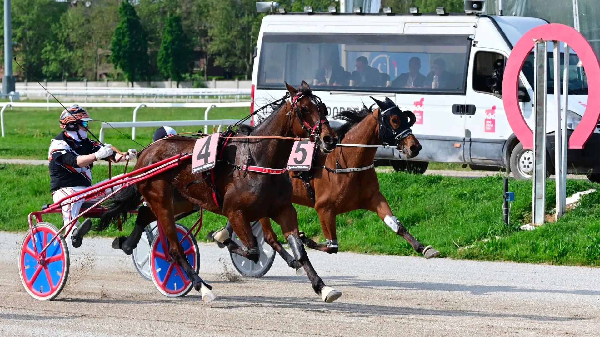 Ippica, l’Ippodromo Snai San Siro ospita un fine settimana da non perdere: venerdì trotto, sabato e domenica galoppo